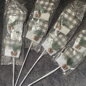 Set of 4 Buffalo Plaid Check Mitten Glove Tree Spray Picks